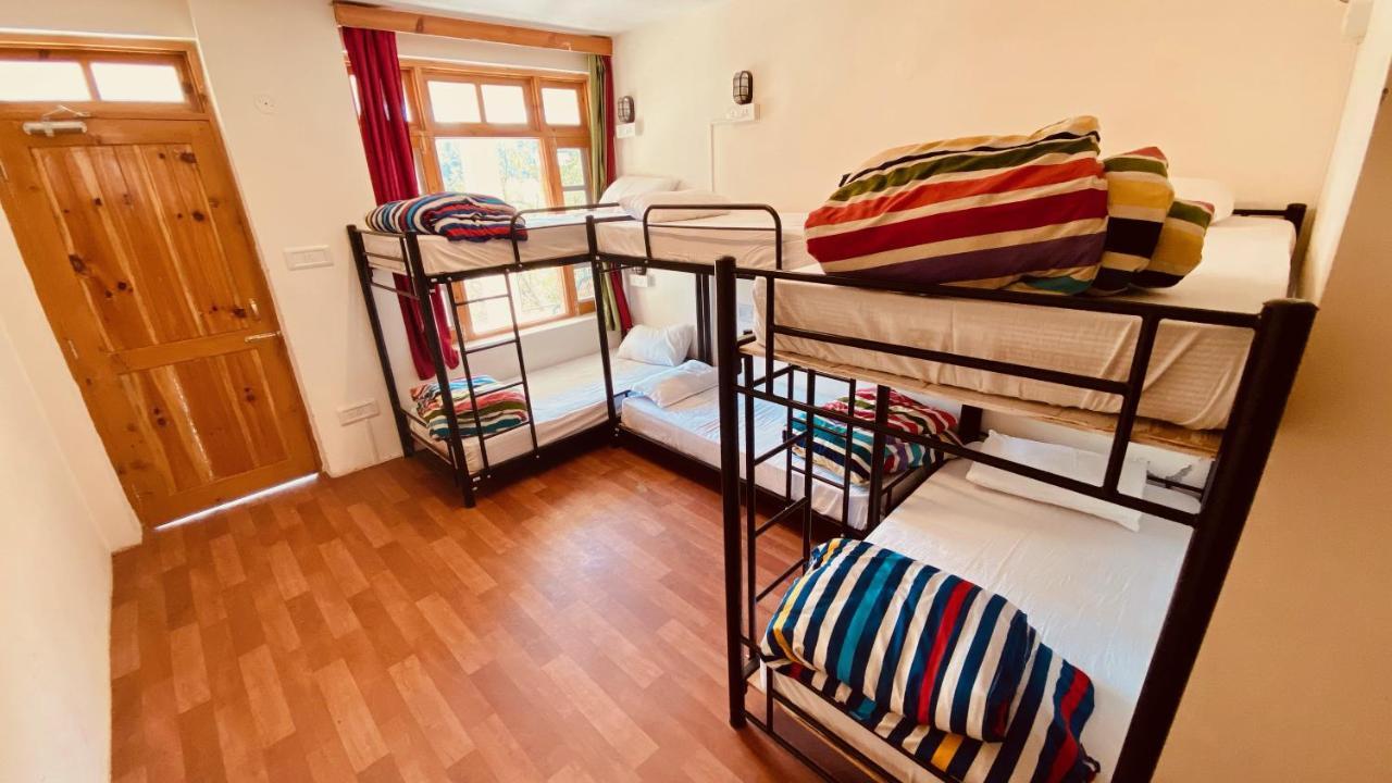 Madpackers Manali Hostel Exterior photo