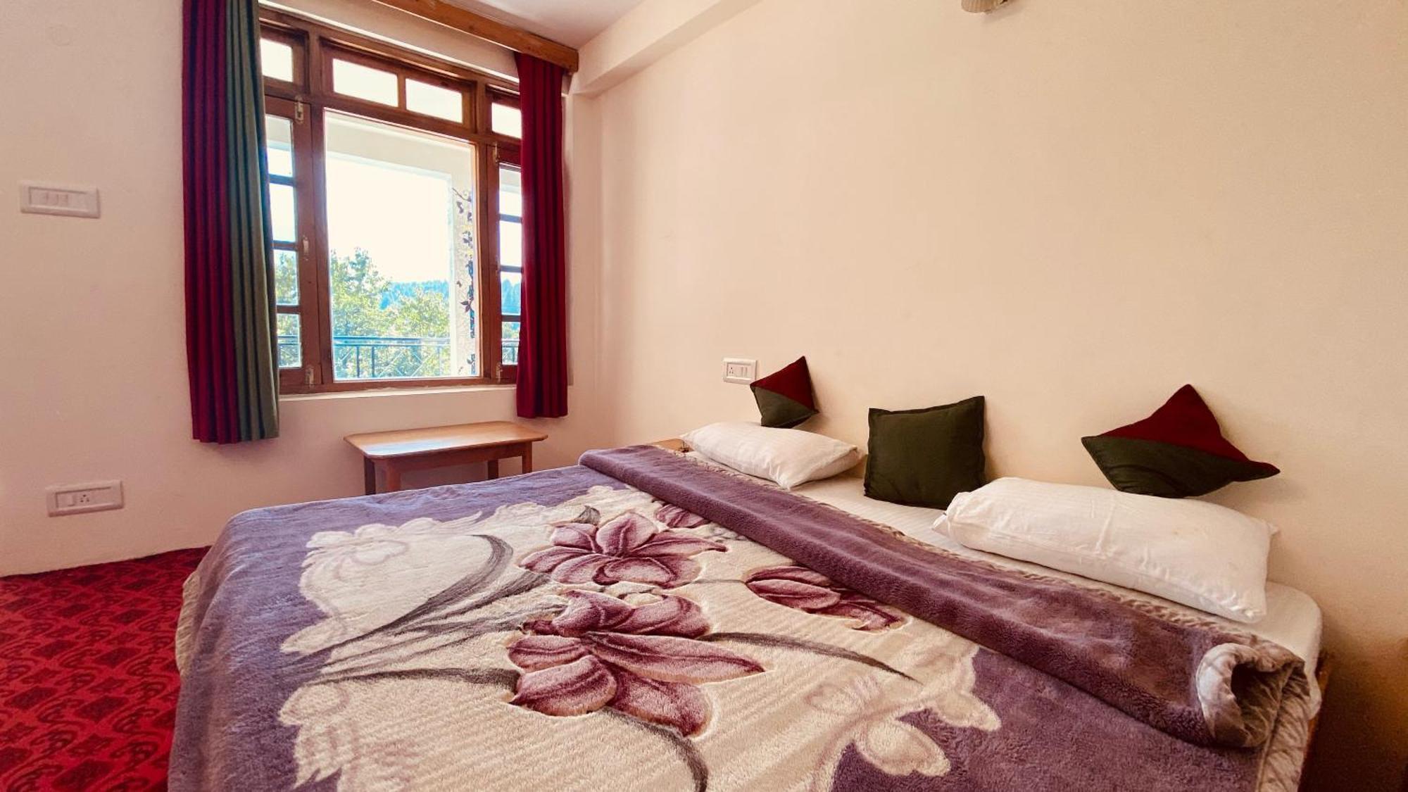 Madpackers Manali Hostel Exterior photo