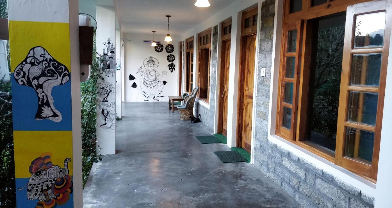 Madpackers Manali Hostel Exterior photo