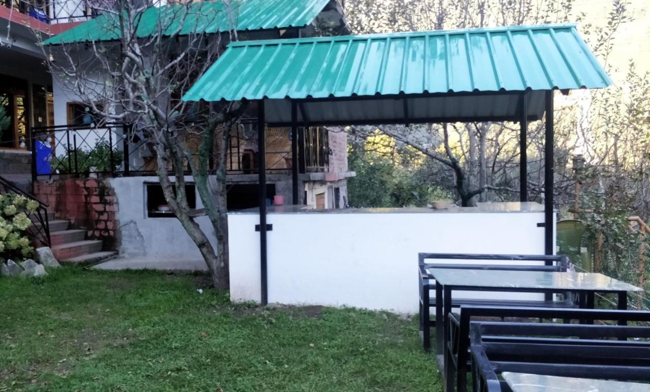 Madpackers Manali Hostel Exterior photo