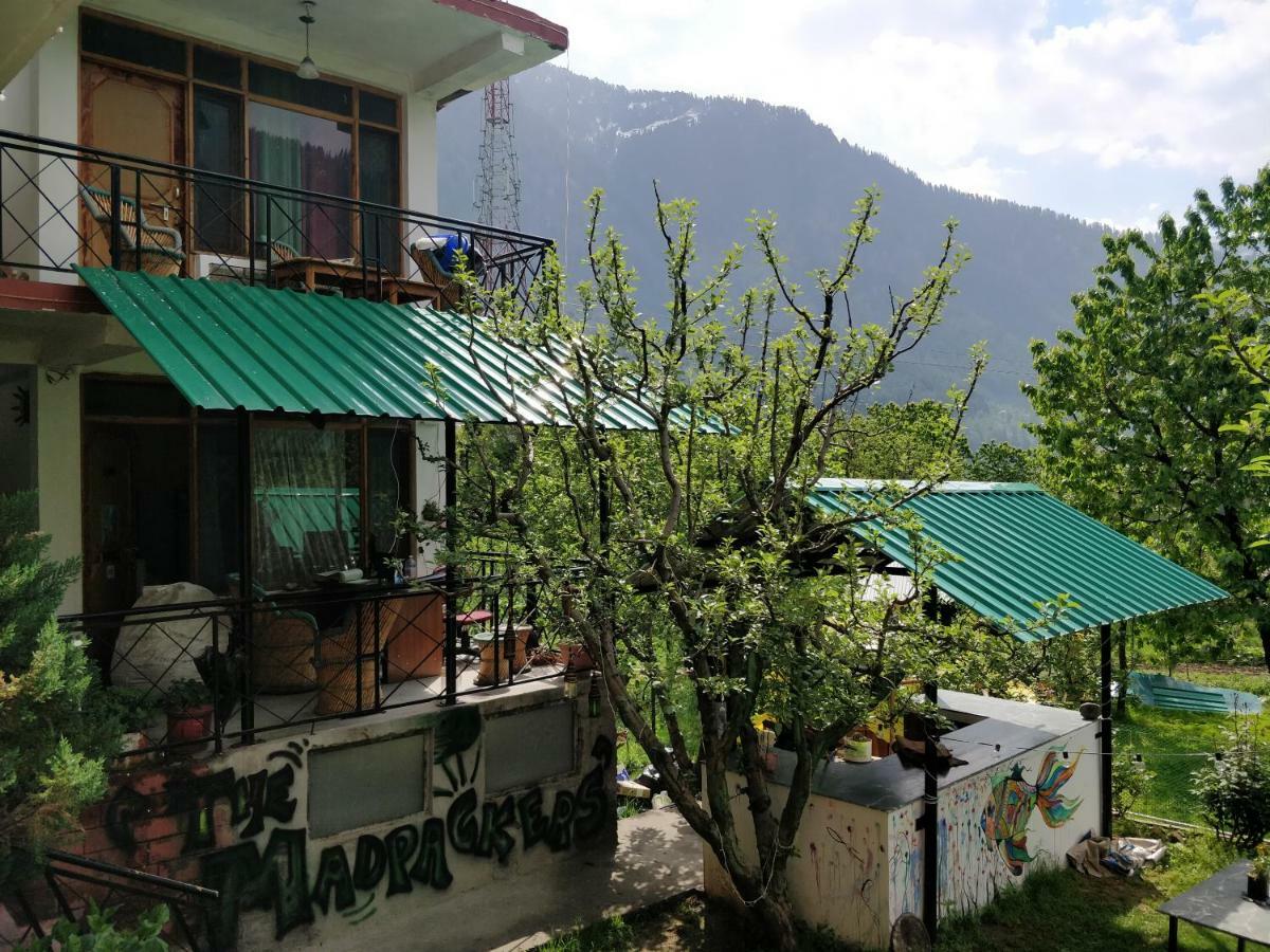 Madpackers Manali Hostel Exterior photo
